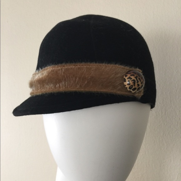 VTG John Callanan black wool hat w/brown faux fur & animal print button trim - Picture 3 of 10